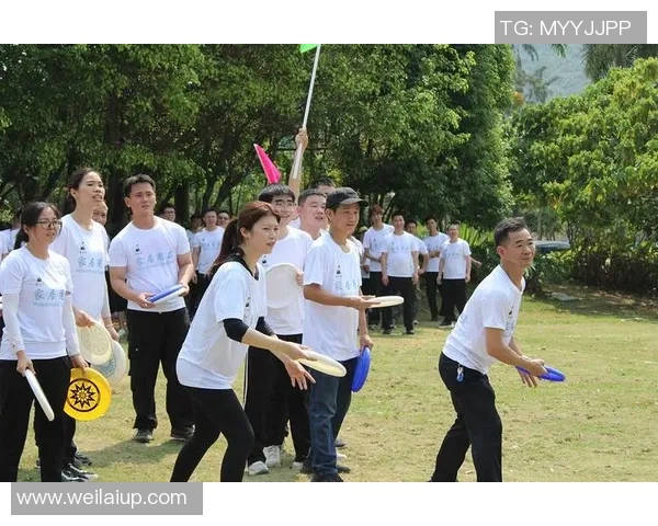 重庆飞盘队防守战术解析与深度剖析飞盘运动的魅力与挑战 重庆飞盘队防守战术解析与深度剖析飞盘运动的魅力与挑战